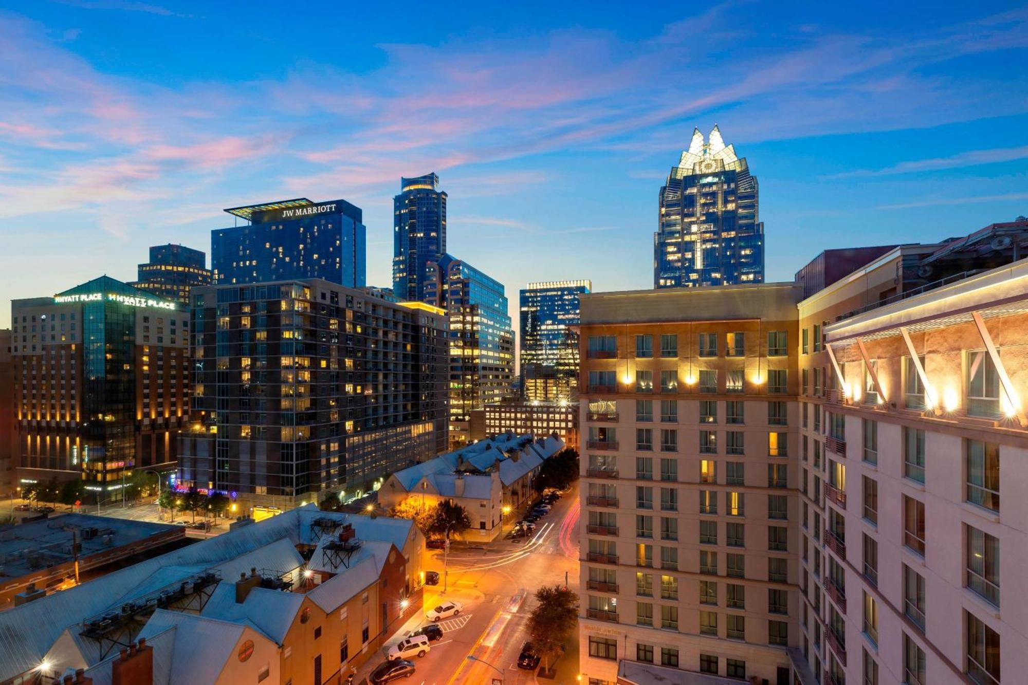 Отель Courtyard Austin Downtown/Convention Center Экстерьер фото